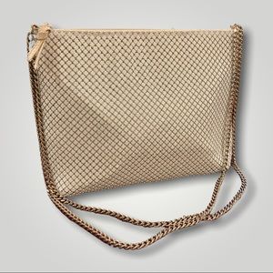 Vintage Whiting & Davis white mesh shoulder purse w/ silver chain strap